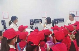 麻豆传媒在线综合播放：精品影片引领视觉盛宴
