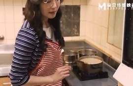 麻豆传媒免费视频分享平台，免费观看最新热门影视作品尽在此！