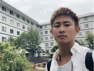 如何成为麻豆传媒男优？揭秘职业发展和入行步骤