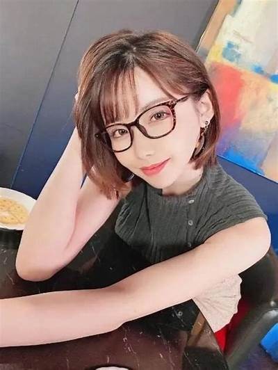 麻豆传媒MD-0043电影：强势保洁员的秘密故事